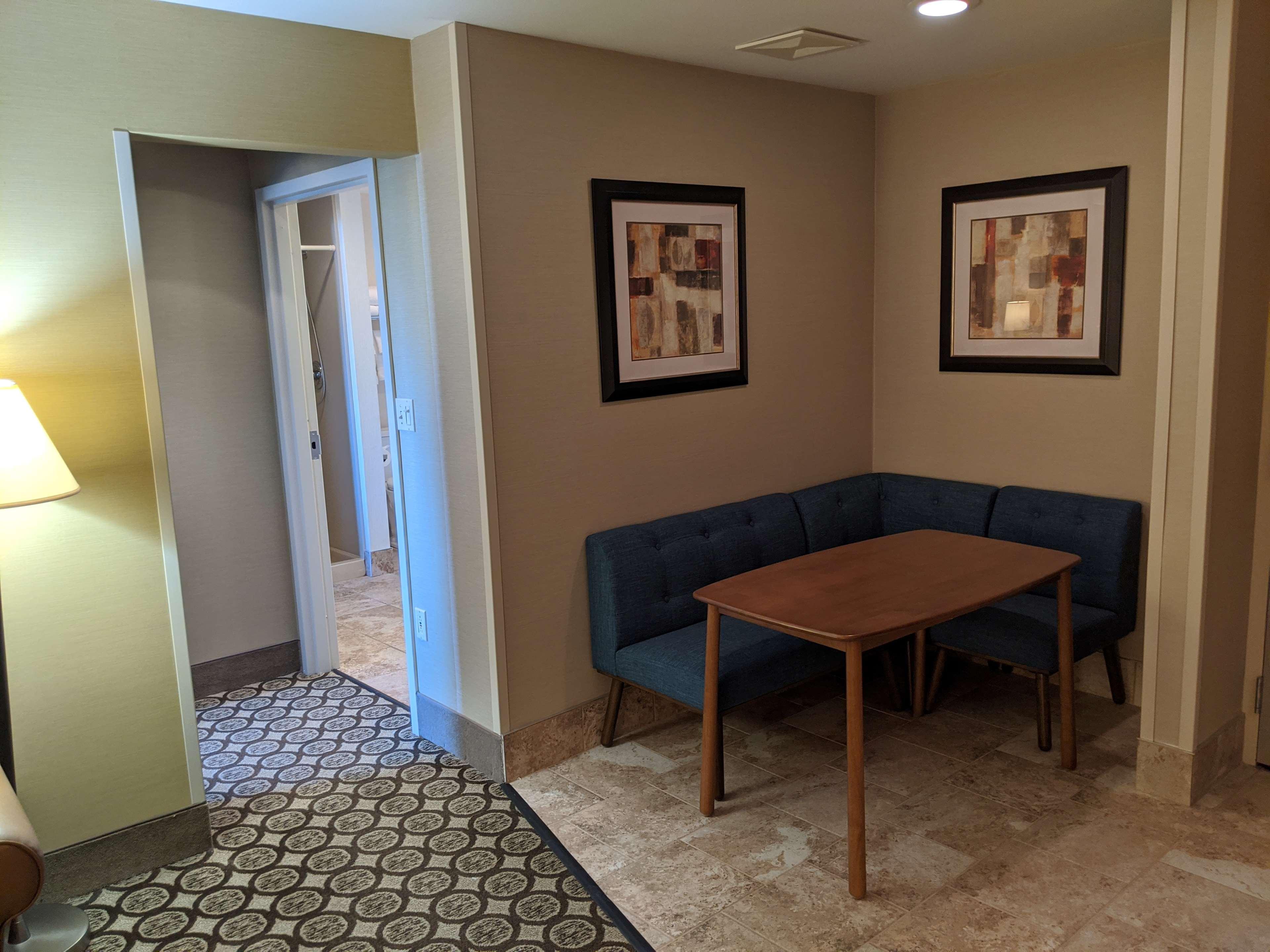 Best Western Plus Inntowner Madison Exterior photo