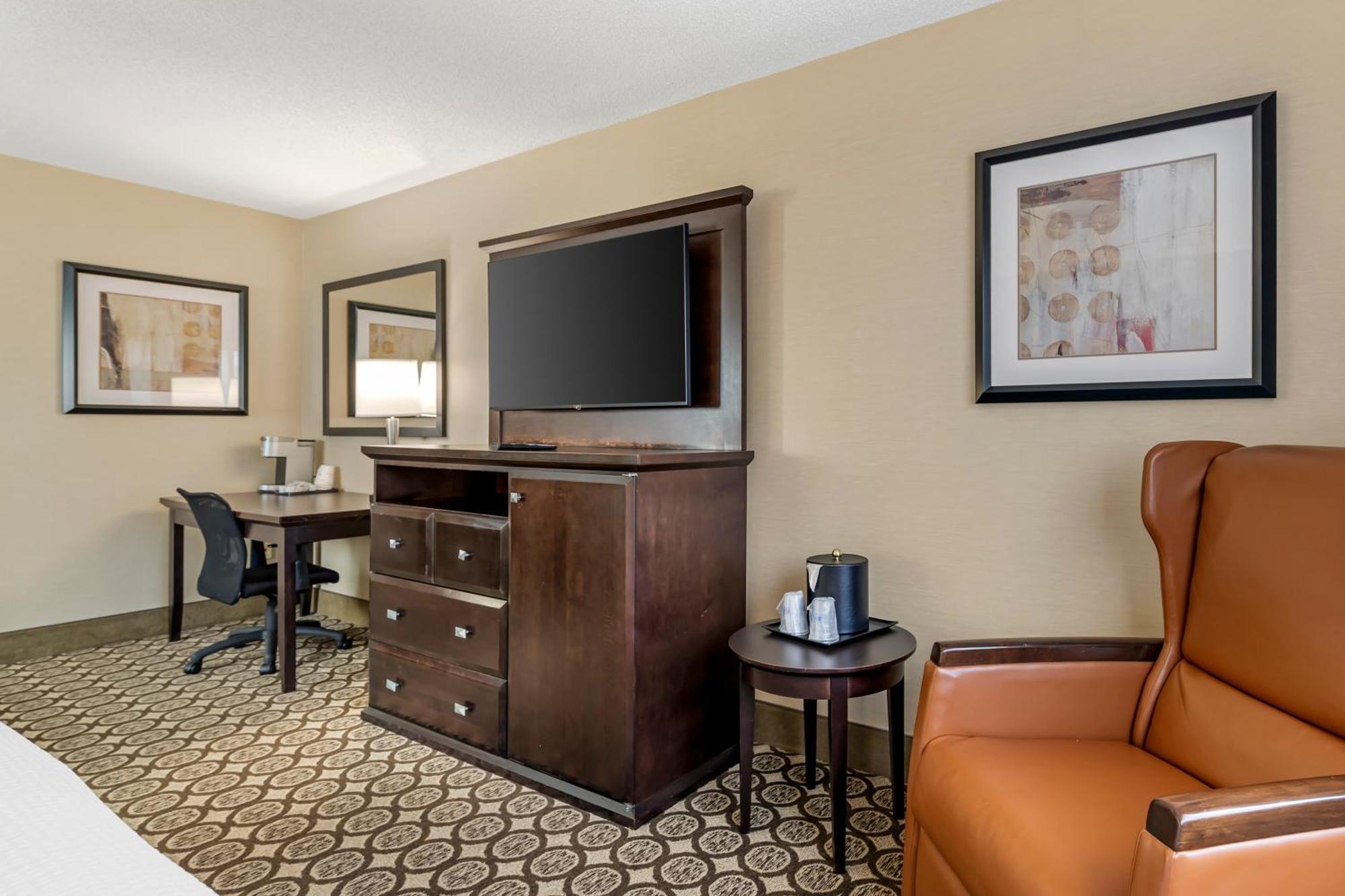Best Western Plus Inntowner Madison Exterior photo
