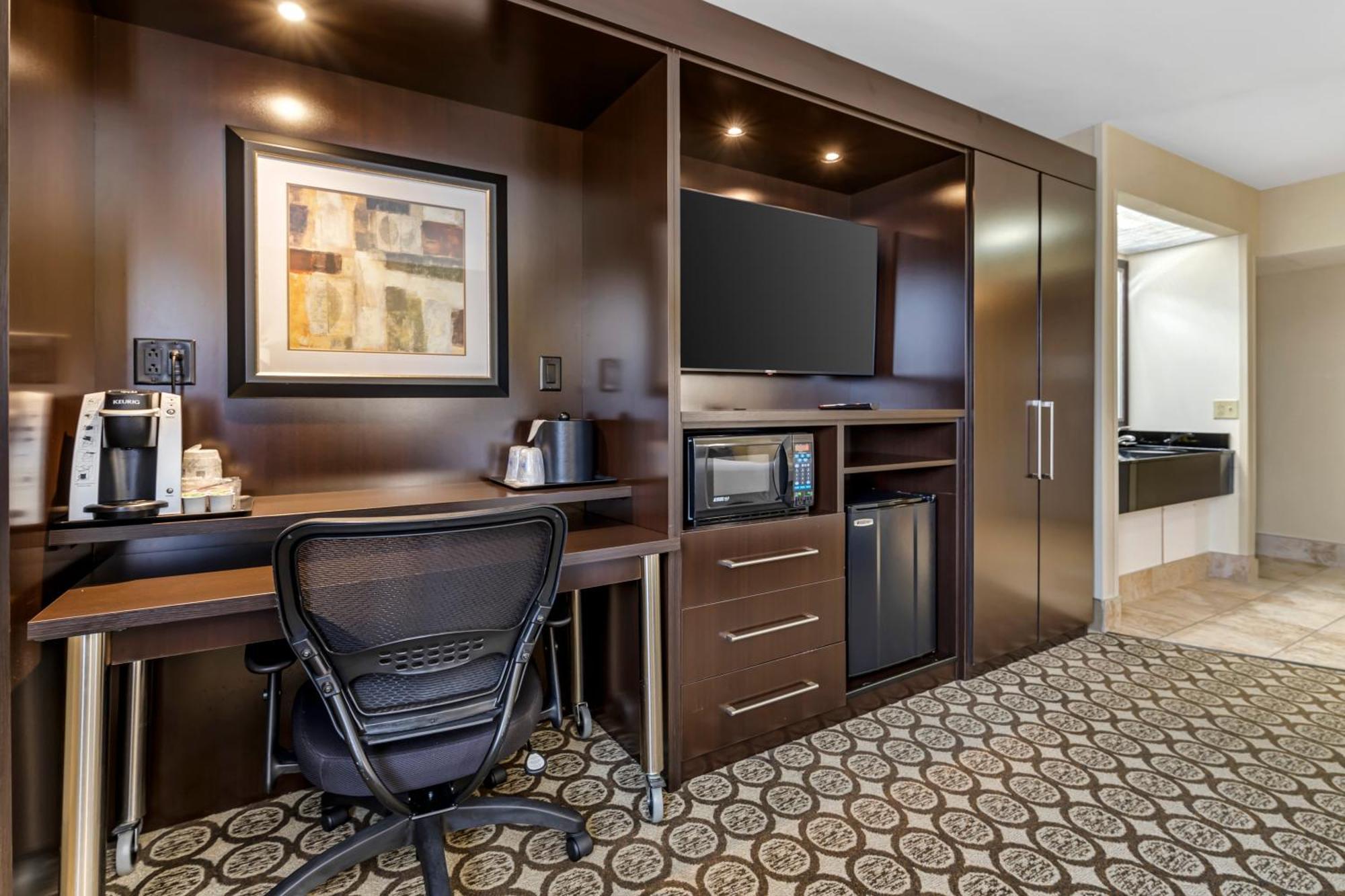 Best Western Plus Inntowner Madison Exterior photo