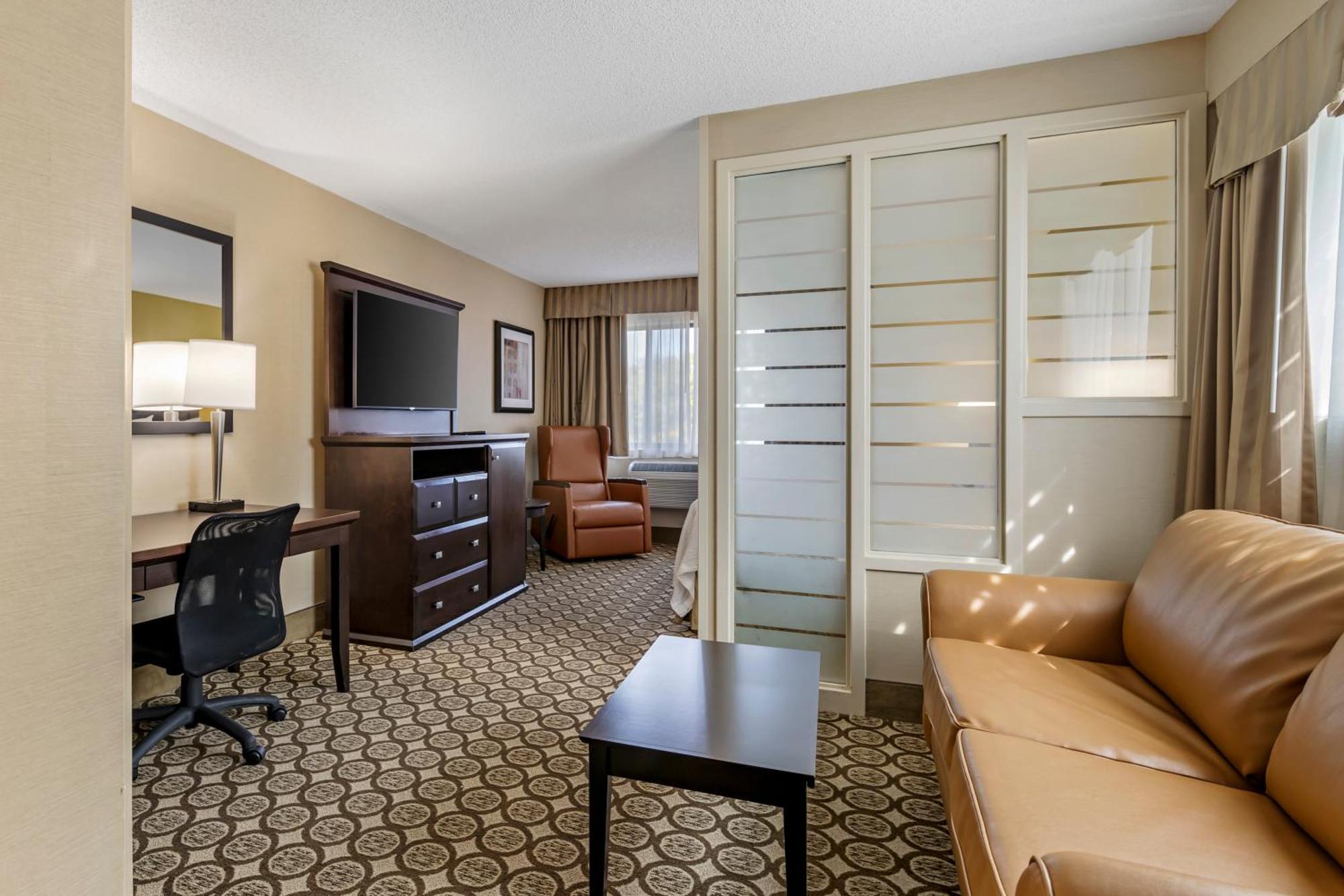 Best Western Plus Inntowner Madison Exterior photo