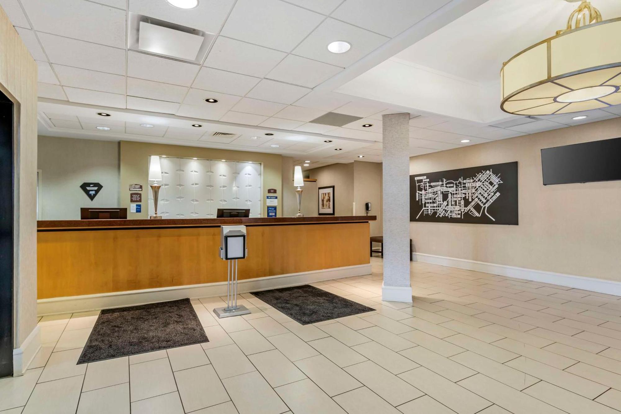 Best Western Plus Inntowner Madison Exterior photo