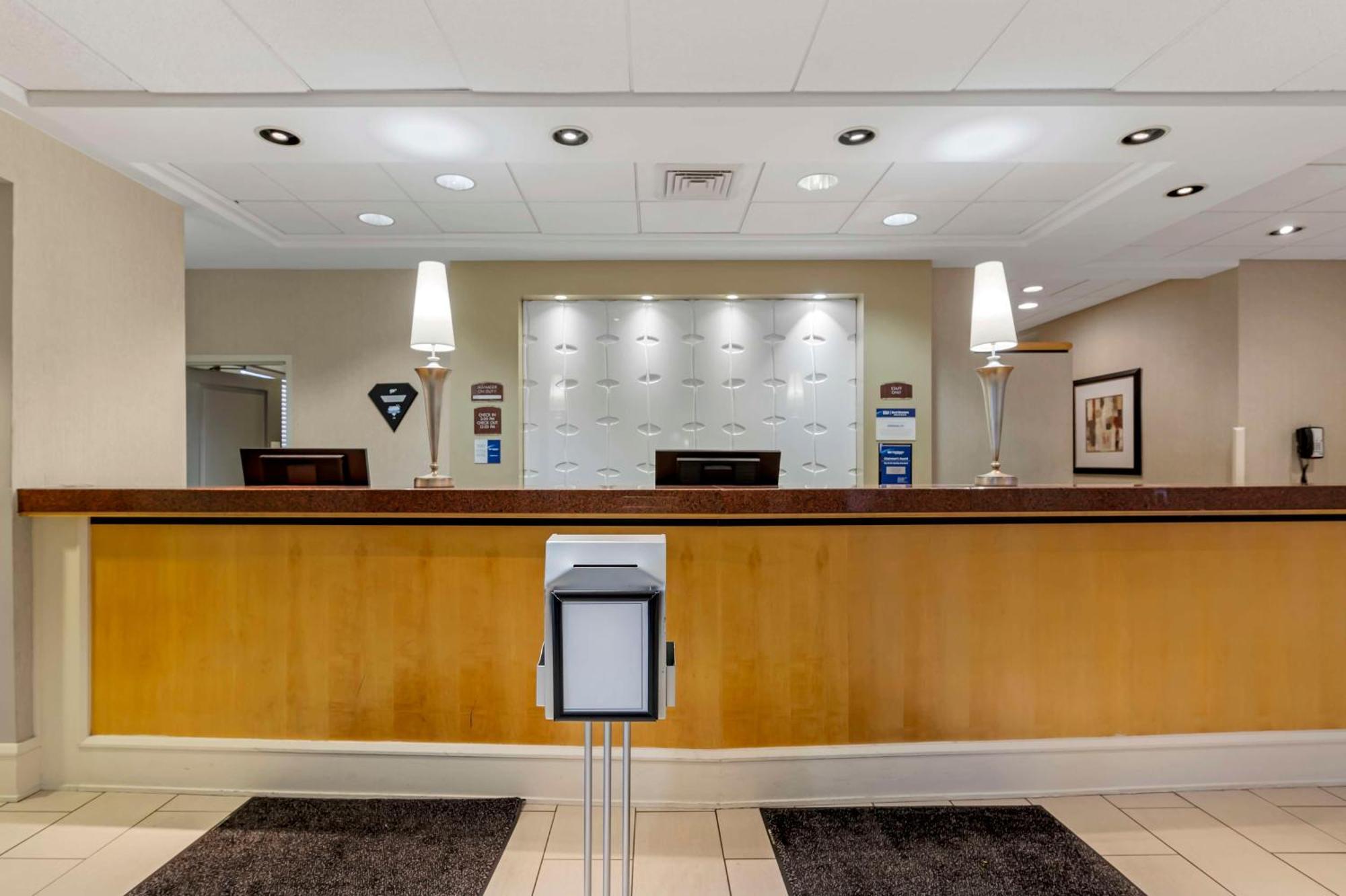 Best Western Plus Inntowner Madison Exterior photo