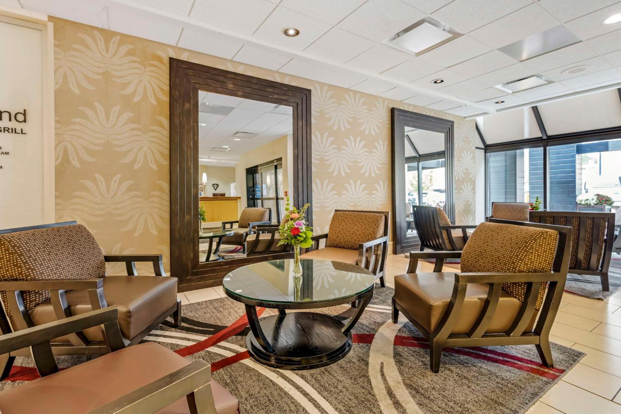 Best Western Plus Inntowner Madison Exterior photo